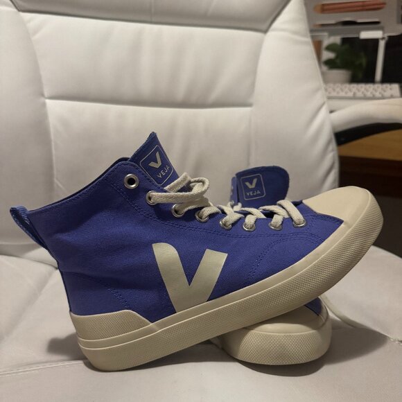 RARE Veja Wata II Sneakers Unisex - Size: W-US 10/M-US 8.5 / EU 41 - Picture 1 of 7